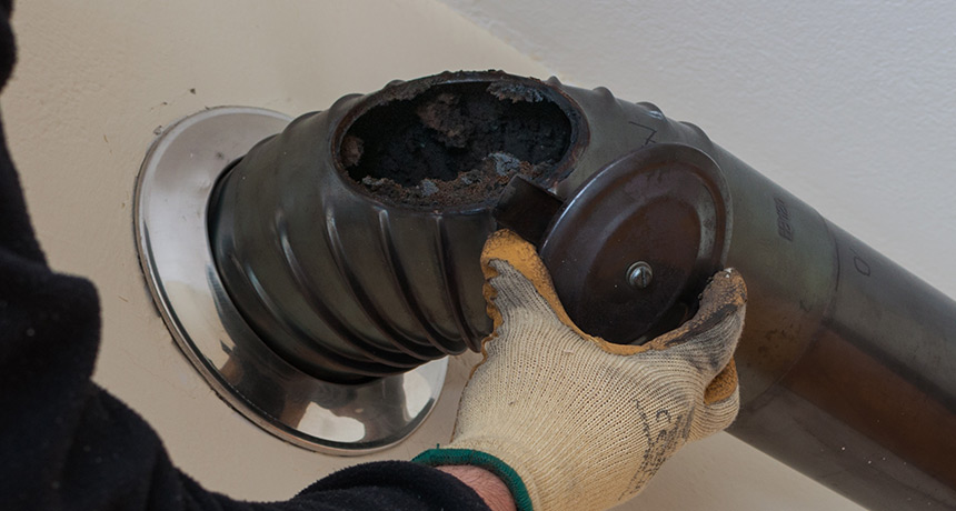 Vérification de conformité de cheminée.